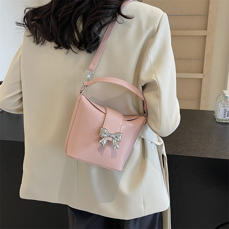 Women's Bow Knot Classic Style Flip Cover Bucket Bag display picture 24
