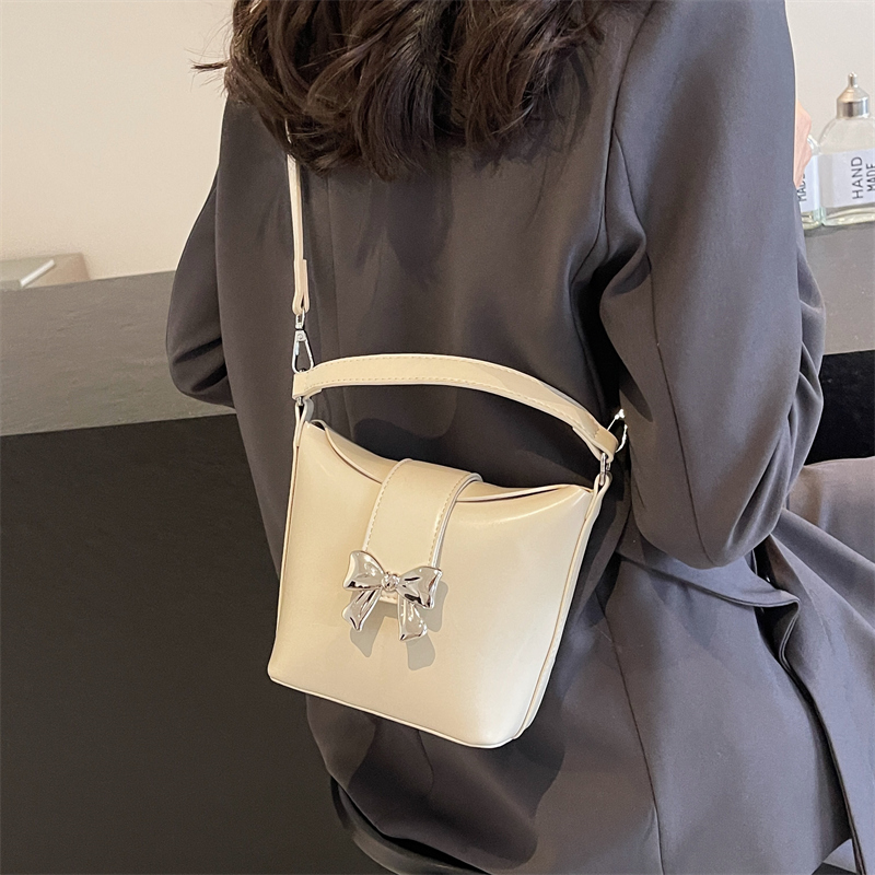 Women's Bow Knot Classic Style Flip Cover Bucket Bag display picture 22