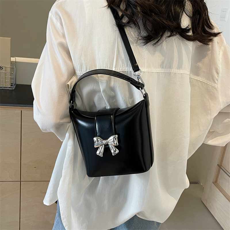 Women's Bow Knot Classic Style Flip Cover Bucket Bag display picture 15