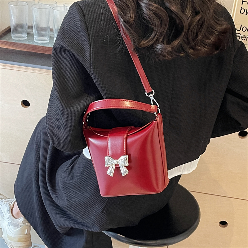 Women's Bow Knot Classic Style Flip Cover Bucket Bag display picture 19