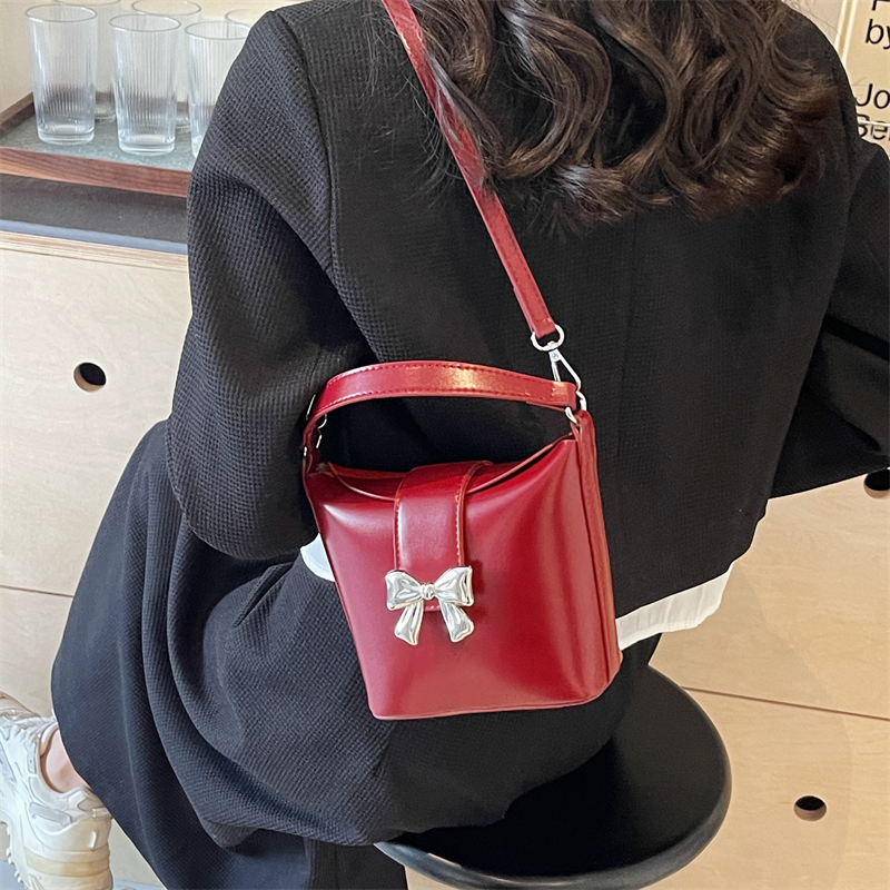 Women's Bow Knot Classic Style Flip Cover Bucket Bag display picture 16