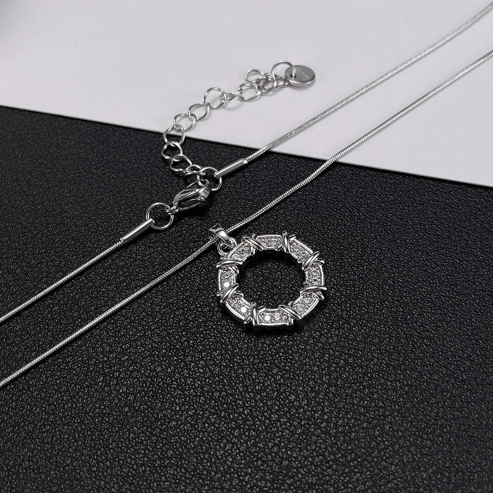Großhandel Einfacher Stil Kreis Rostfreier Stahl Kupfer Halskette Mit Anhänger display picture 2