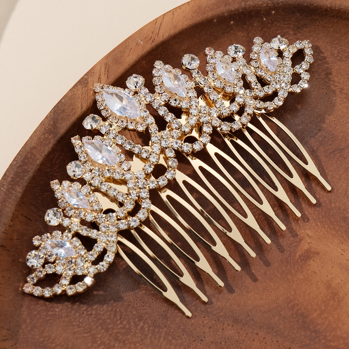 Women's Vacation Sweet Solid Color Alloy Inlay Rhinestones Insert Comb display picture 1