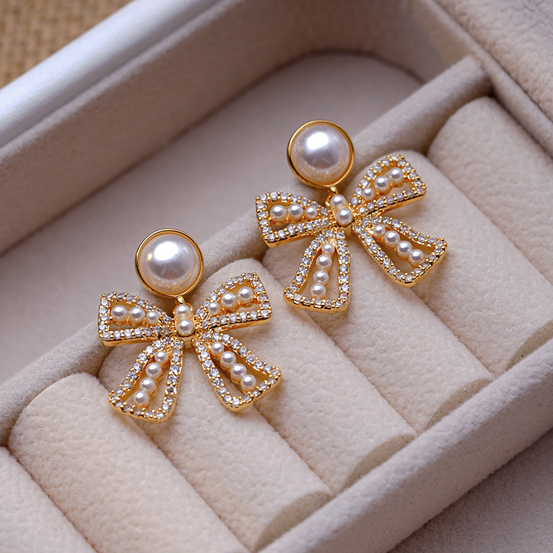 1 Pair Elegant Bow Knot Inlay Copper Pearl 18K Gold Plated Drop Earrings display picture 4