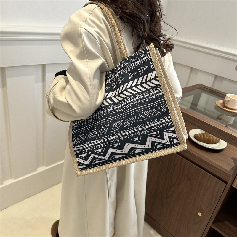 Women's Linen Color Block Classic Style Square Magnetic Buckle Shoulder Bag display picture 10