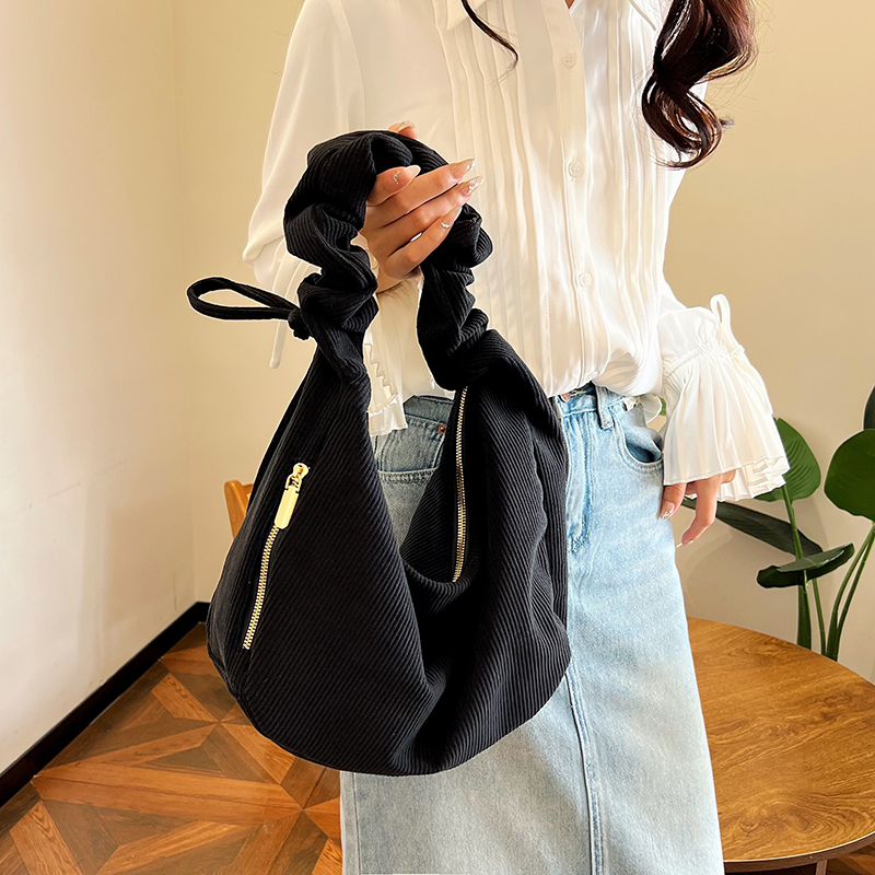 امرأة سروال قصير اللون الصامد نمط خمر شكل وسادة سحاب البنطلون حقيبة الإبط display picture 6