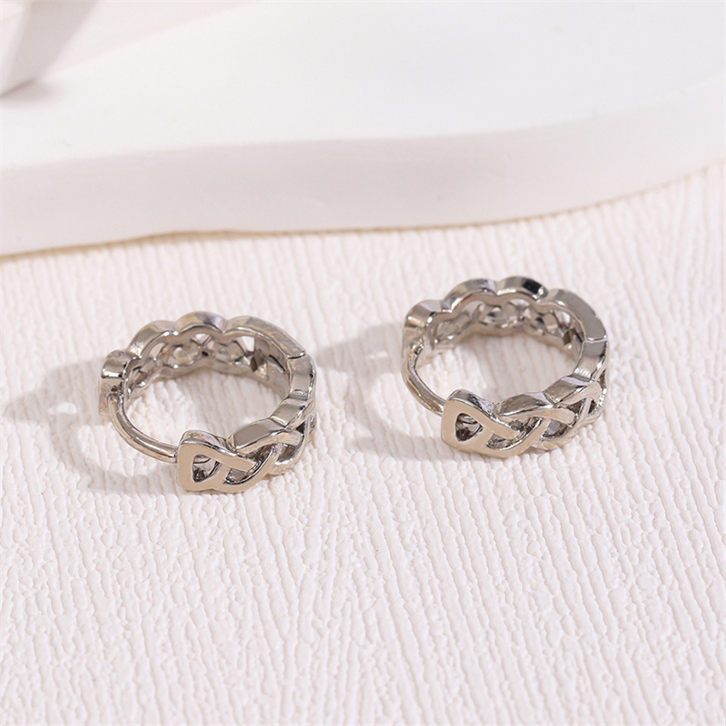 1 Pair Simple Style Solid Color Grid Hollow Out Brass Rhodium Plated Earrings display picture 1