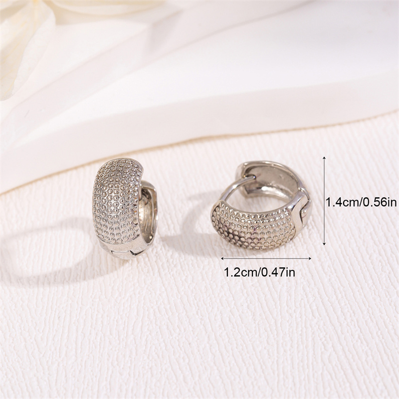 1 Pair Simple Style Solid Color Grid Hollow Out Brass Rhodium Plated Earrings display picture 5