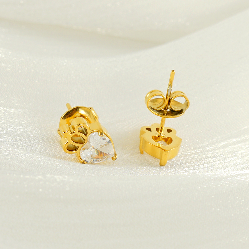 1 Pair Queen Shiny Heart Shape Crown Inlay 304 Stainless Steel Zircon 18K Gold Plated Ear Studs display picture 1