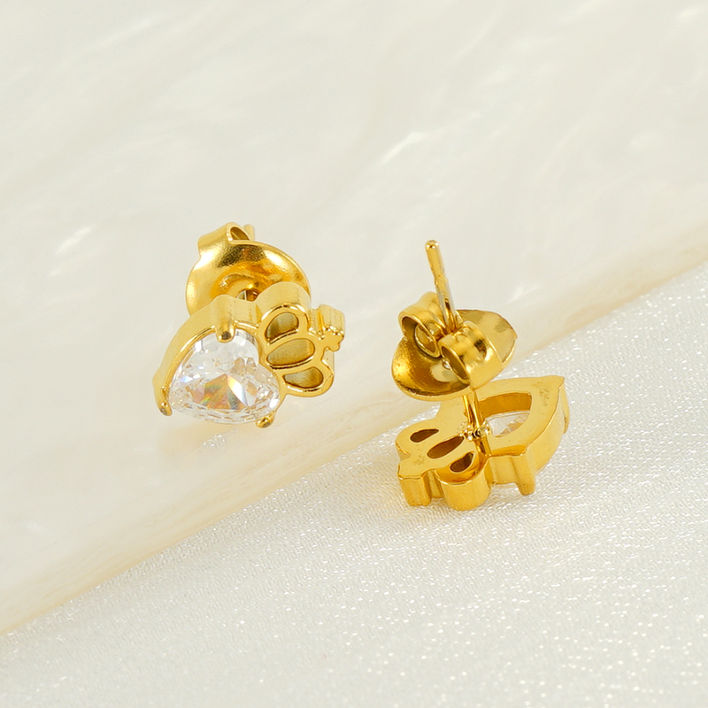 1 Pair Queen Shiny Heart Shape Crown Inlay 304 Stainless Steel Zircon 18K Gold Plated Ear Studs display picture 2