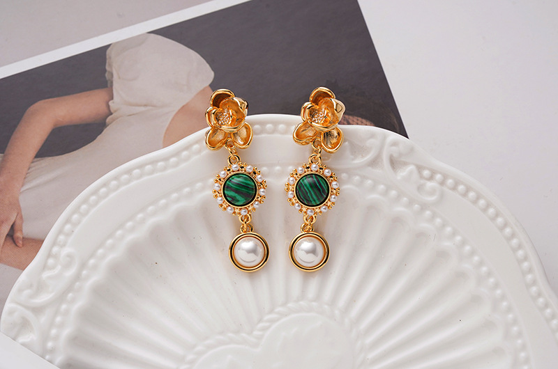1 Pair Elegant Vintage Style Flower Inlay Copper Artificial Pearls Malachite 18K Gold Plated Drop Earrings display picture 4