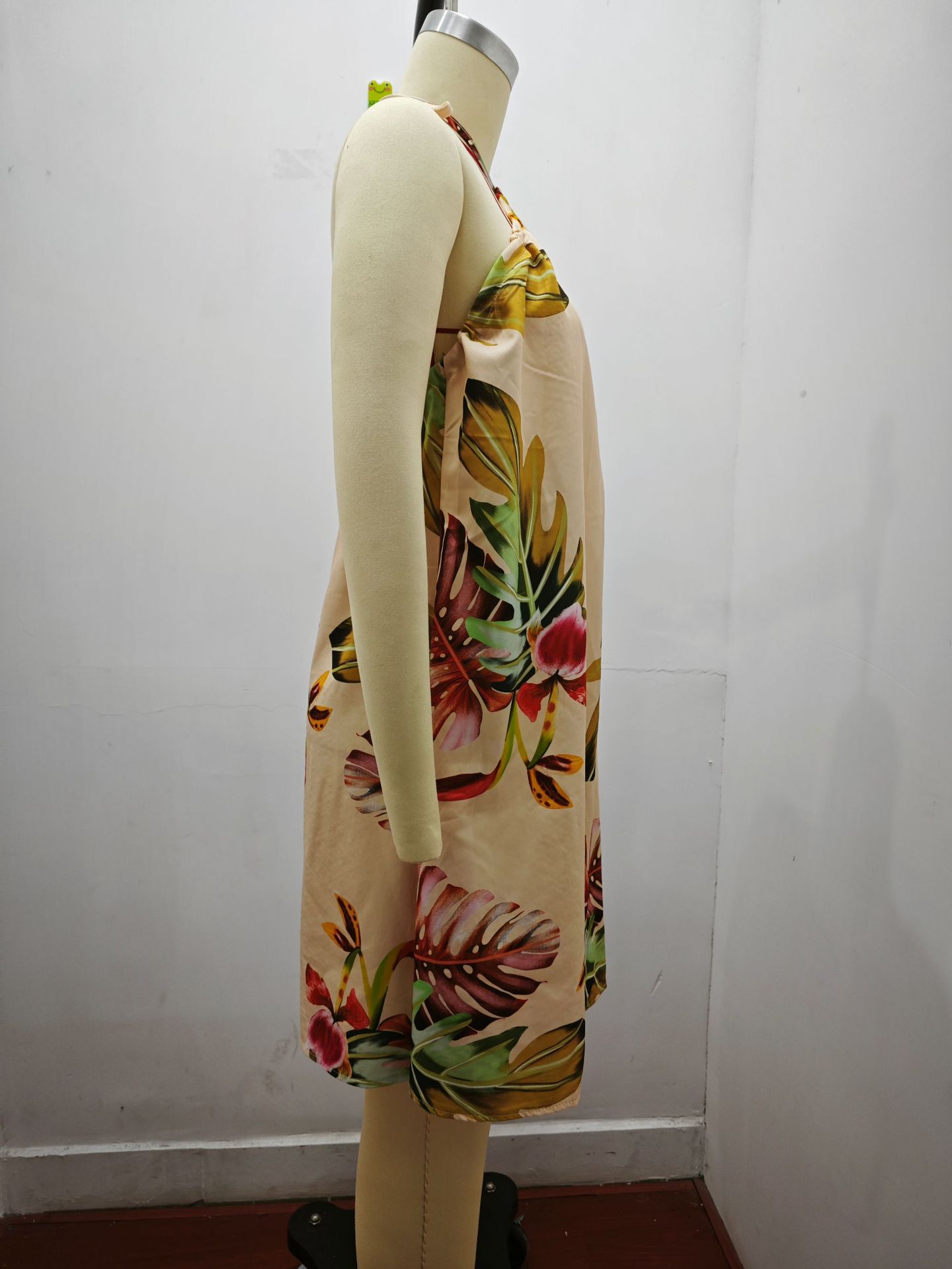 Vacation Leaves Flower Halter Neck Sleeveless Printing Polyester Knee-length A-line Skirt display picture 33