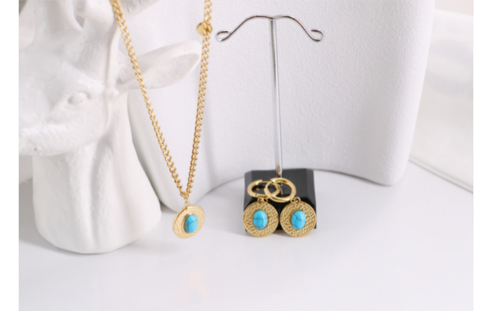 Titanium Steel Simple Style Classic Style Solid Color Inlay Turquoise Jewelry Set display picture 2
