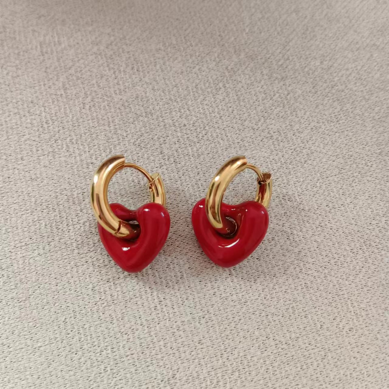 1 Pair Simple Style Classic Style Heart Shape Stainless Steel 18K Gold Plated Earrings display picture 5