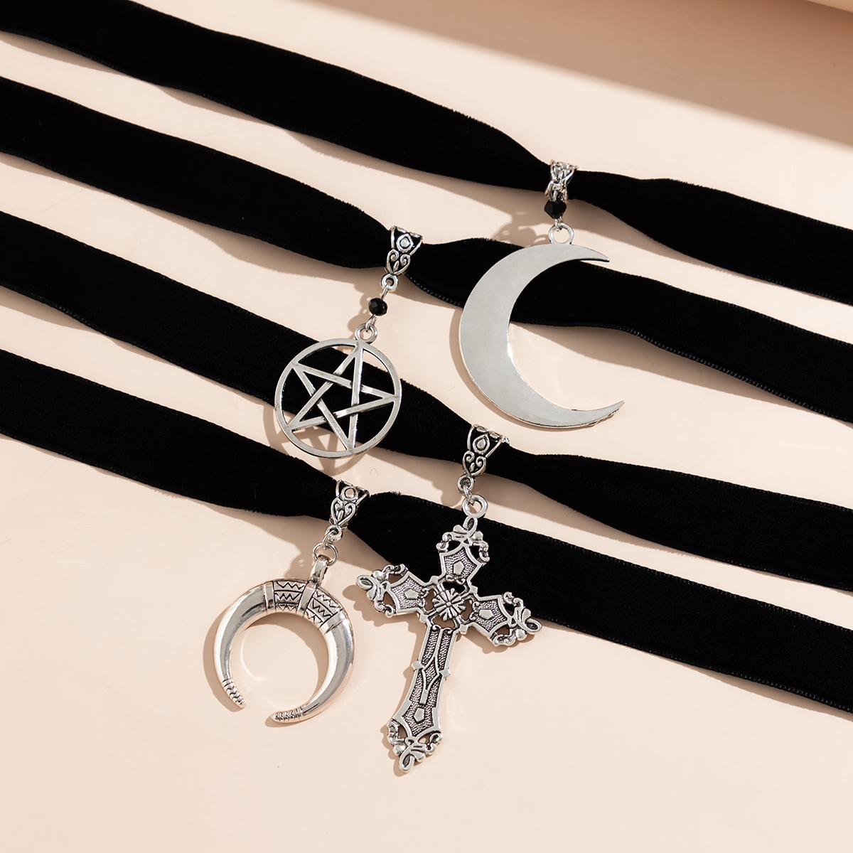 Retro Simple Style Cross Star Moon Alloy Flannel Women's Choker display picture 5