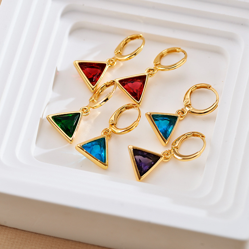 1 Pair Casual Elegant Simple Style Triangle Inlay Copper Zircon 18K Gold Plated Drop Earrings display picture 1