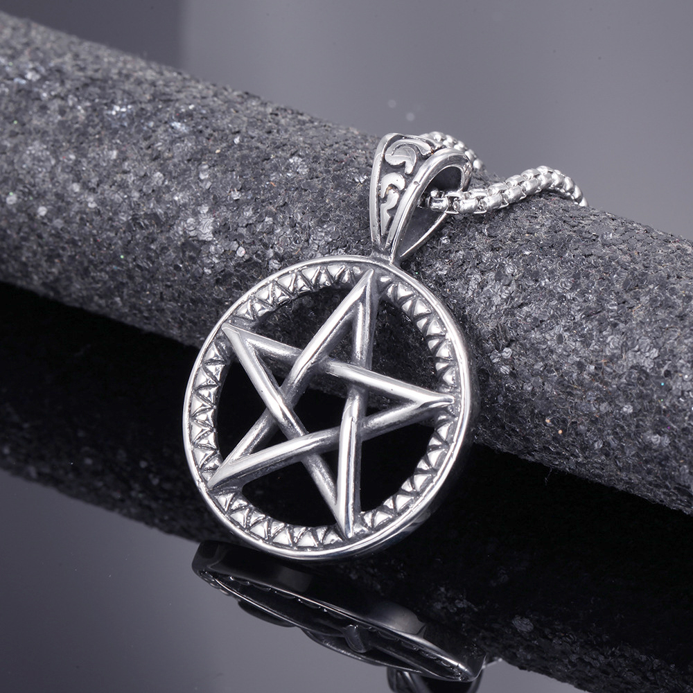 Stainless Steel Hip-Hop Round Star Pendant Necklace display picture 4