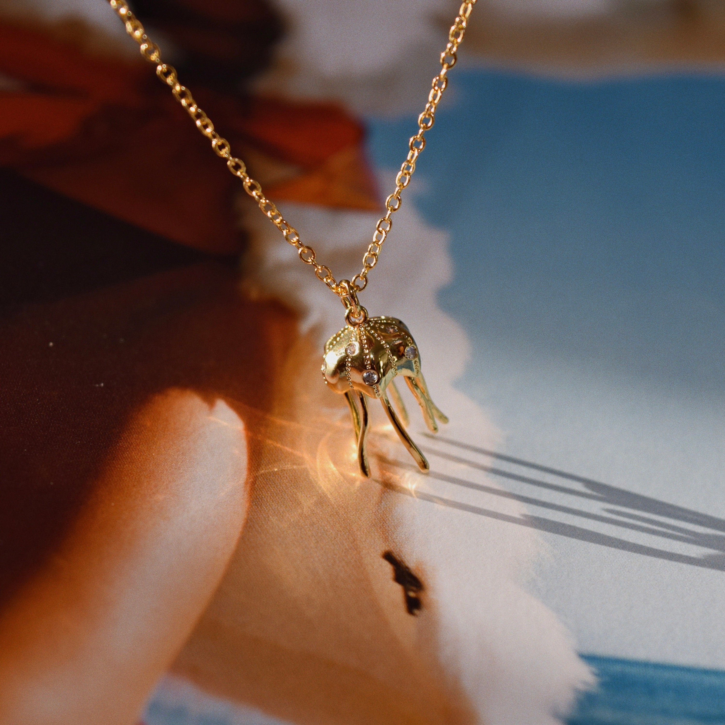 Kupfer Vergoldet Elegant Einfacher Stil Strassenmode Inlay Tintenfisch Perle Halskette Mit Anhänger display picture 2