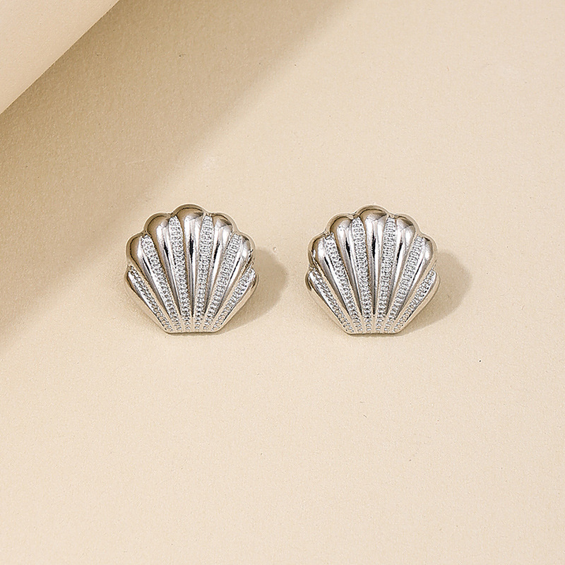 1 Pair IG Style Exaggerated Simple Style Shell Plating Alloy Ear Studs display picture 4