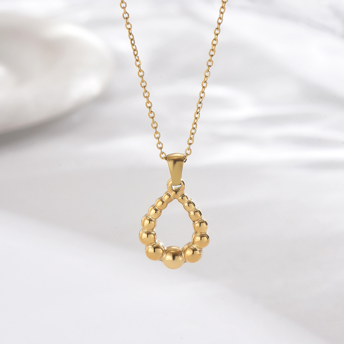 304 Stainless Steel 14K Gold Plated Elegant Romantic Classic Style Hollow Out Inlay Round Water Droplets Heart Shape Zircon Double Layer Necklaces Pendant Necklace display picture 10
