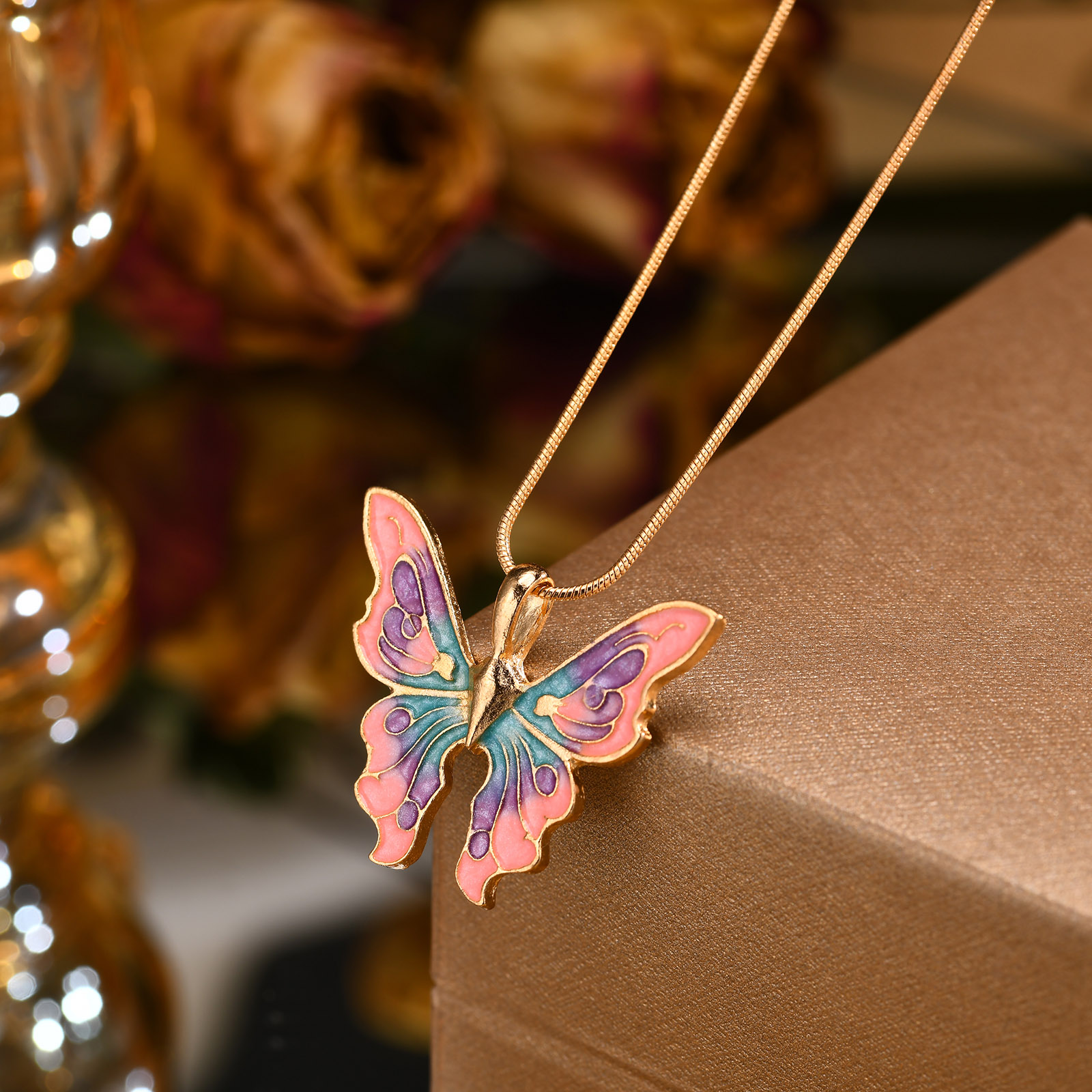 Acero Inoxidable Cobre Chapados en oro de 18k Pastoral Brillante Mariposa Circón Collar Colgante display picture 9