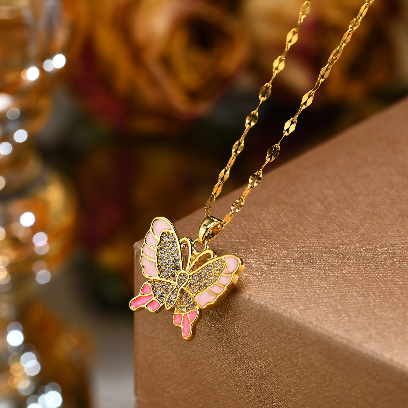 Acero Inoxidable Cobre Chapados en oro de 18k Pastoral Brillante Mariposa Circón Collar Colgante display picture 14