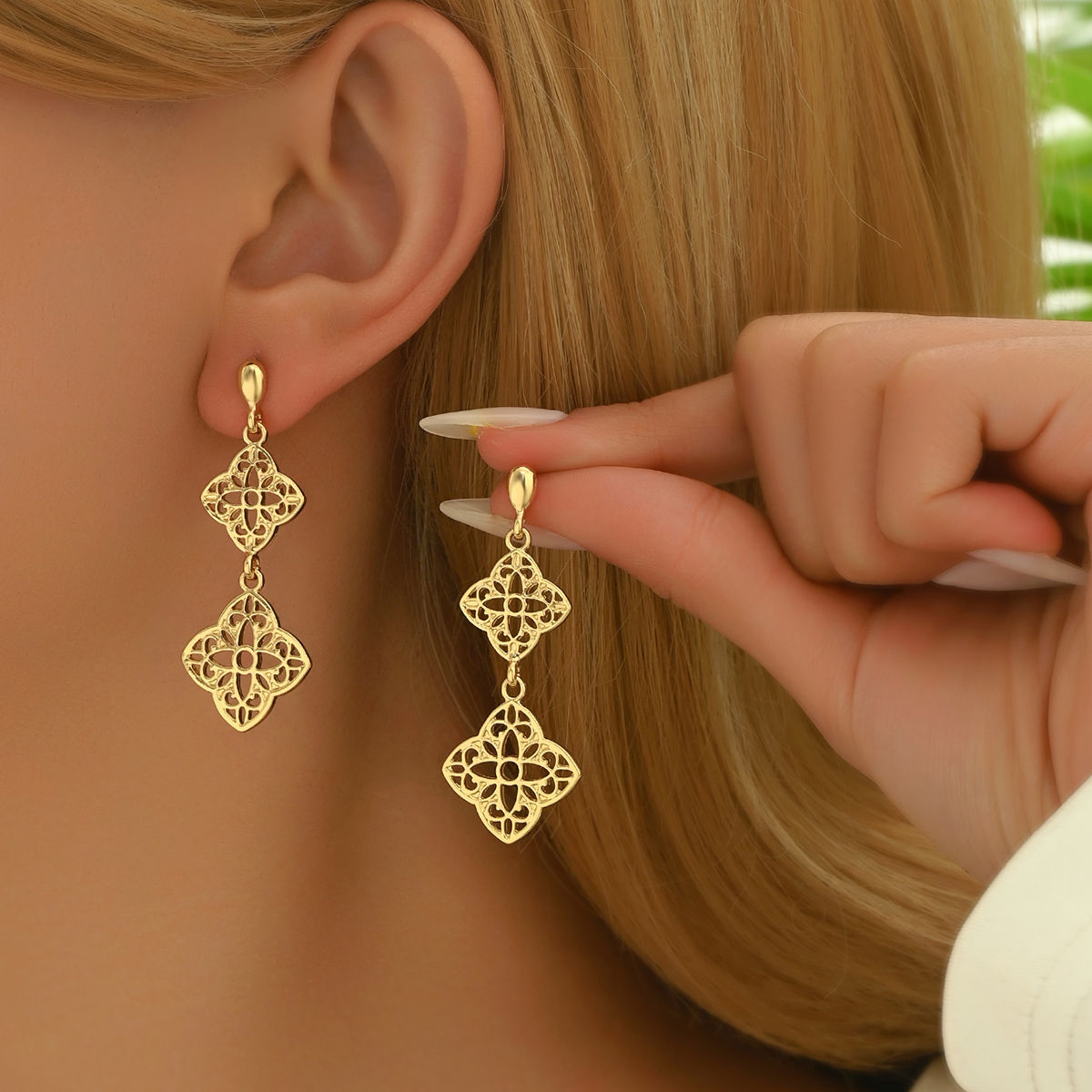 1 Pair Casual Glam Simple Style Argyle Hollow Out Alloy Zinc Drop Earrings display picture 1