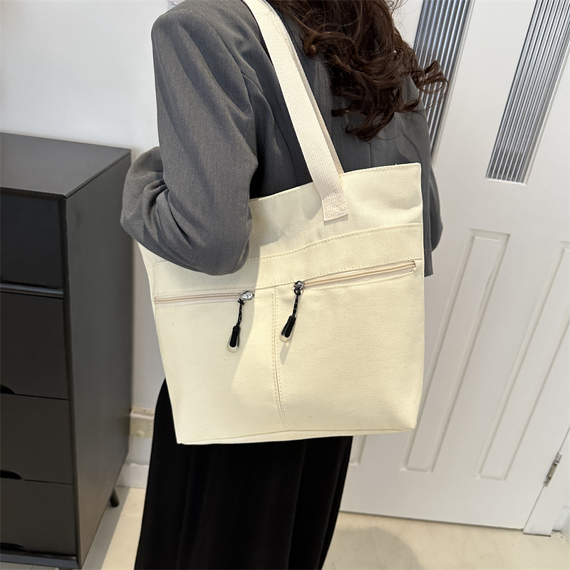 Women's Canvas Solid Color Classic Style Zipper Underarm Bag display picture 7
