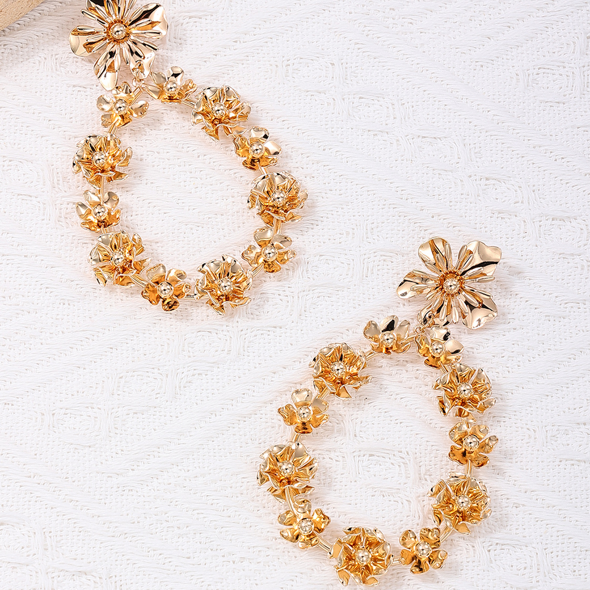 1 Pair Sweet Flower Alloy Drop Earrings display picture 2