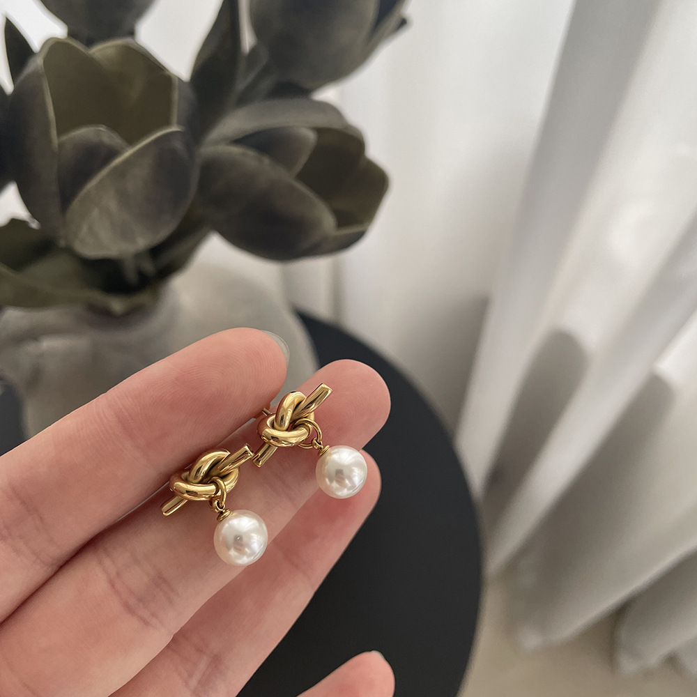 1 Pair Simple Style Geometric Solid Color Plating Inlay 304 Stainless Steel Artificial Pearl Titanium Steel Glass Pearl Drop Earrings display picture 6
