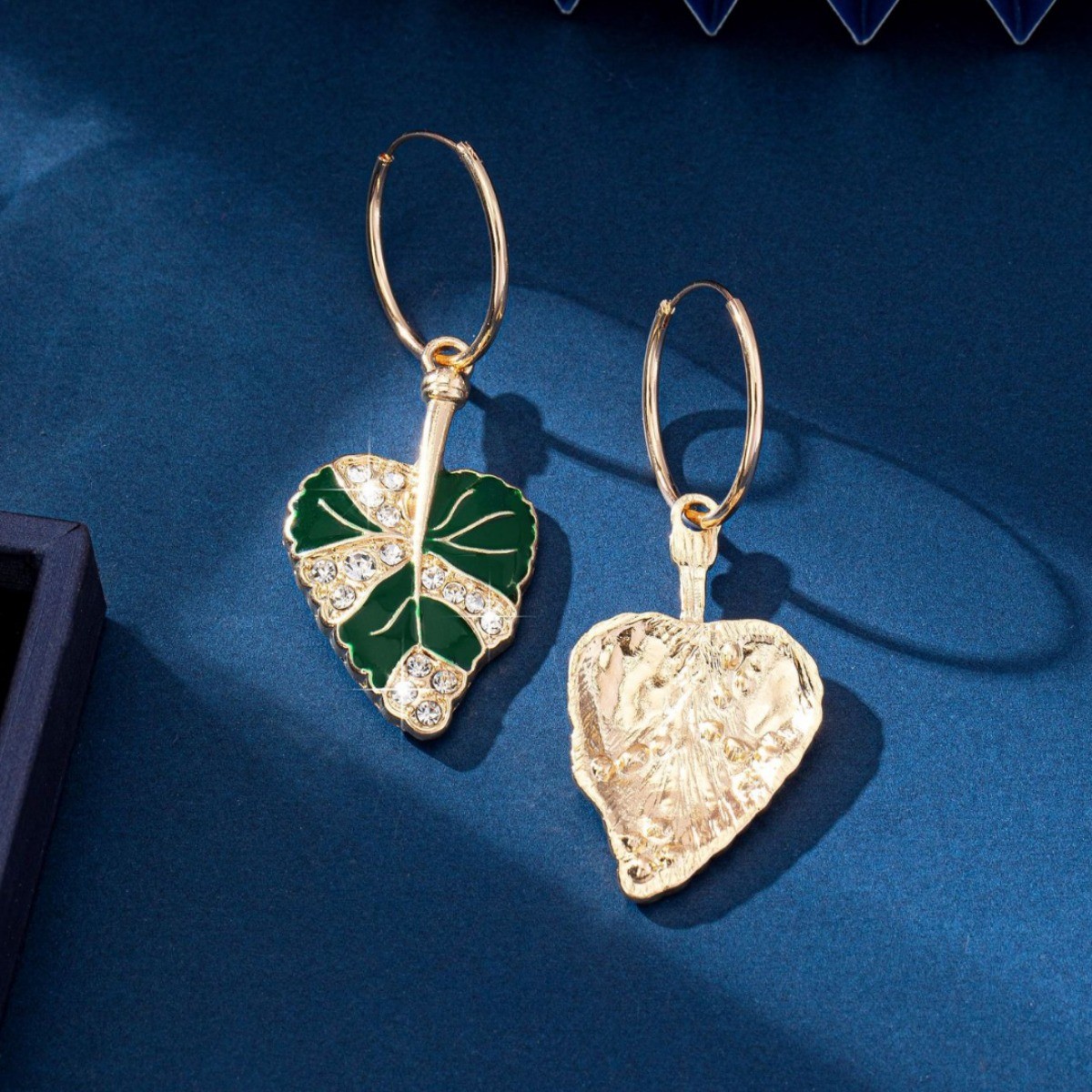 1 Pair IG Style Casual Simple Style Leaves Enamel Inlay Alloy Rhinestones Drop Earrings display picture 1