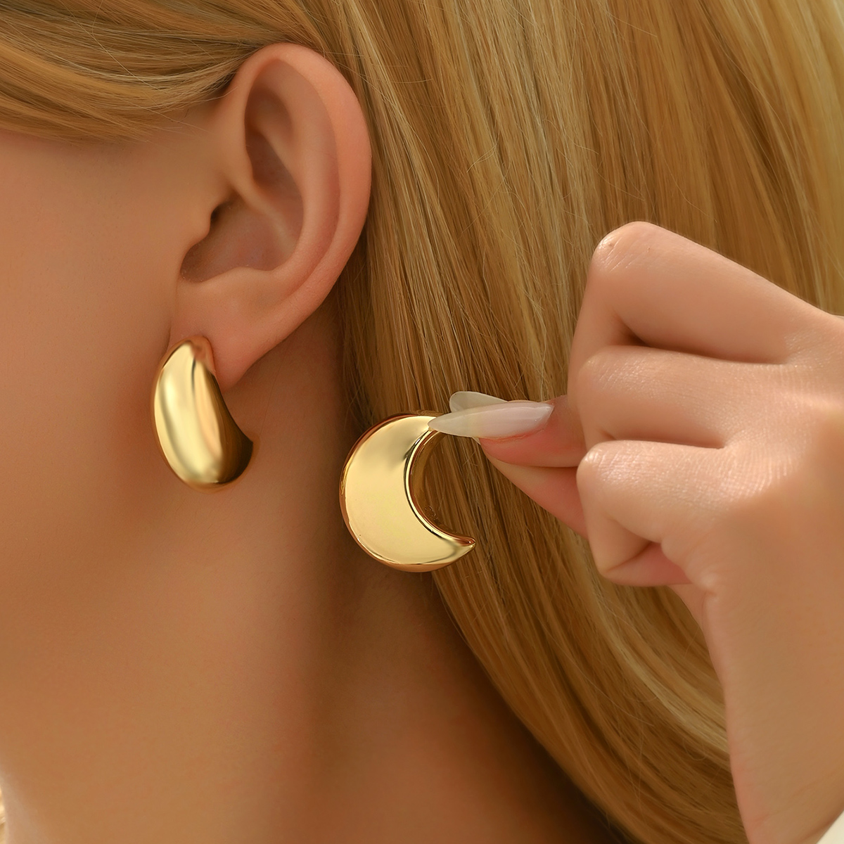 1 Pair Casual Simple Style C Shape Solid Color CCB Ear Studs display picture 1