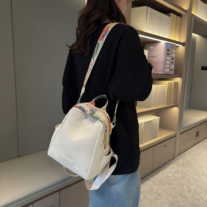 Women's Nylon Solid Color Classic Style Sewing Thread Bucket Zipper Fashion Backpack display picture 7