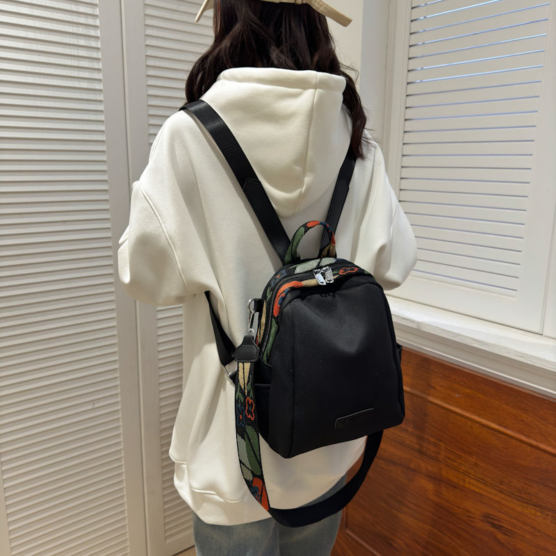 Women's Nylon Solid Color Classic Style Sewing Thread Bucket Zipper Fashion Backpack display picture 19