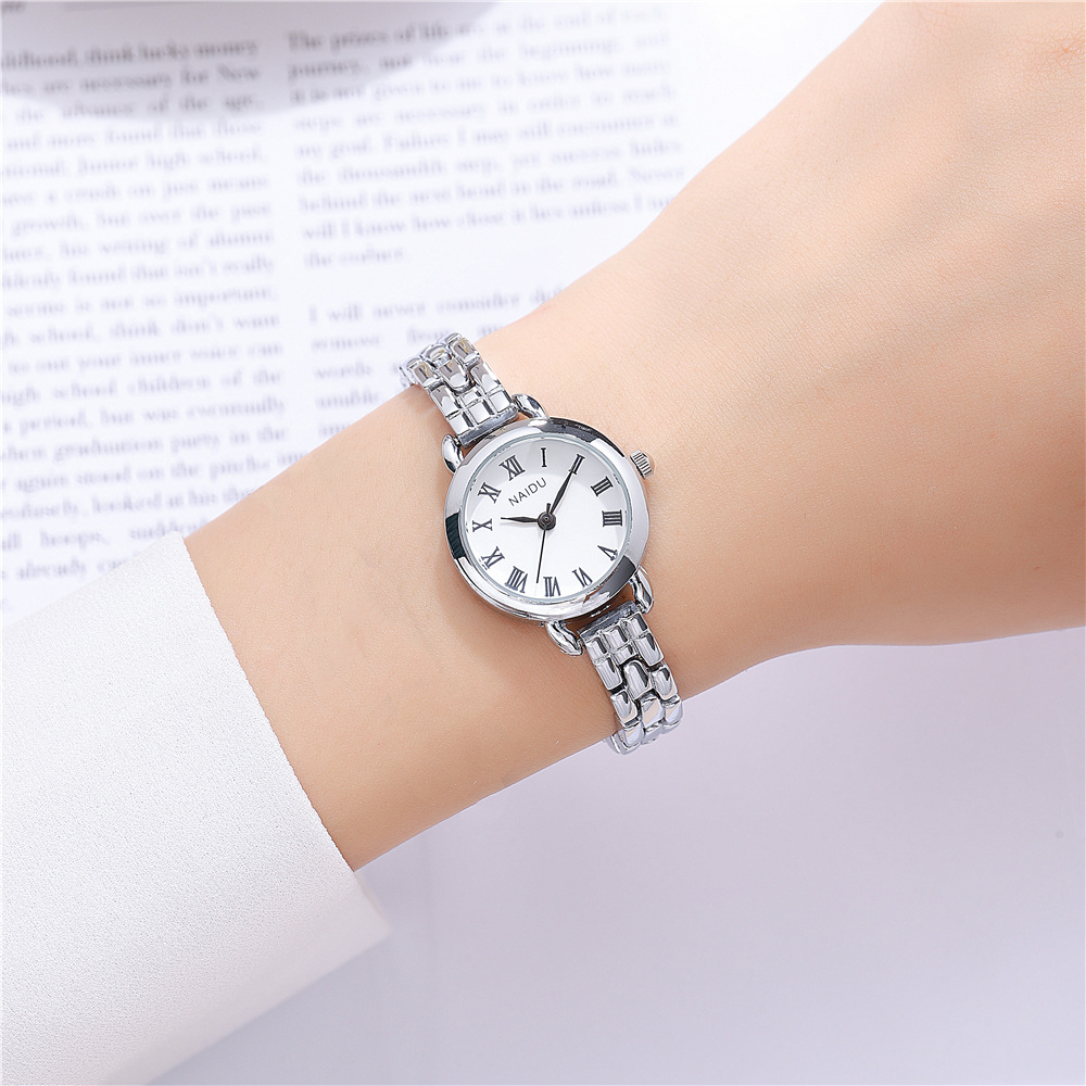Vintage Style Solid Color Hook Quartz Women's Watches display picture 5