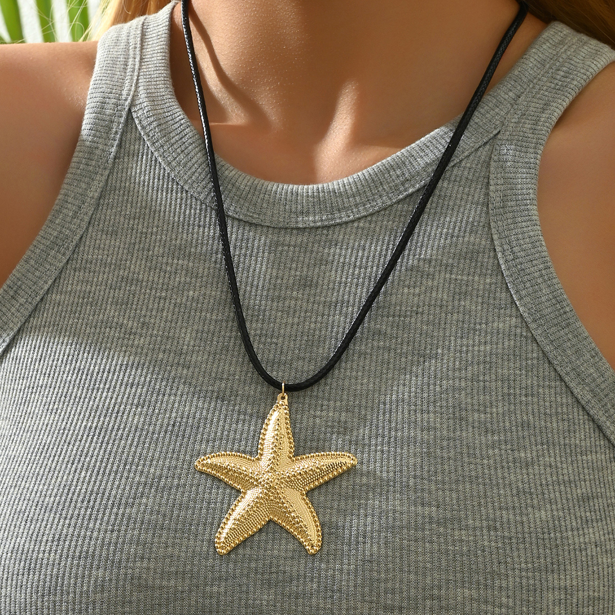 Wholesale Jewelry Exaggerated Beach Starfish Leather Rope Iron Pendant Necklace display picture 2