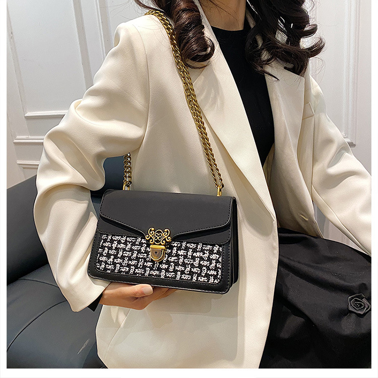 Women's Medium Pu Leather Color Block Classic Style Lock Clasp Crossbody Bag display picture 6