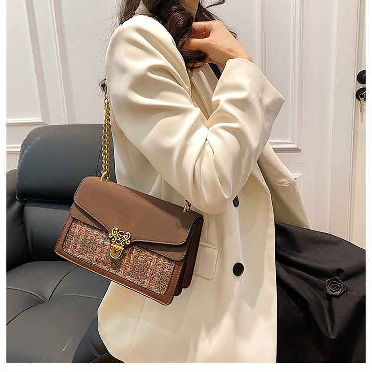 Women's Medium Pu Leather Color Block Classic Style Lock Clasp Crossbody Bag display picture 7