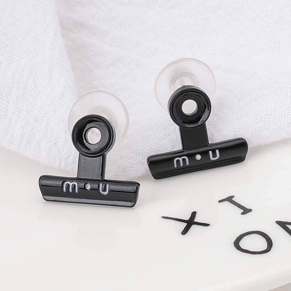 1 Pair Casual Exaggerated Geometric Letter Copper Ear Studs display picture 1