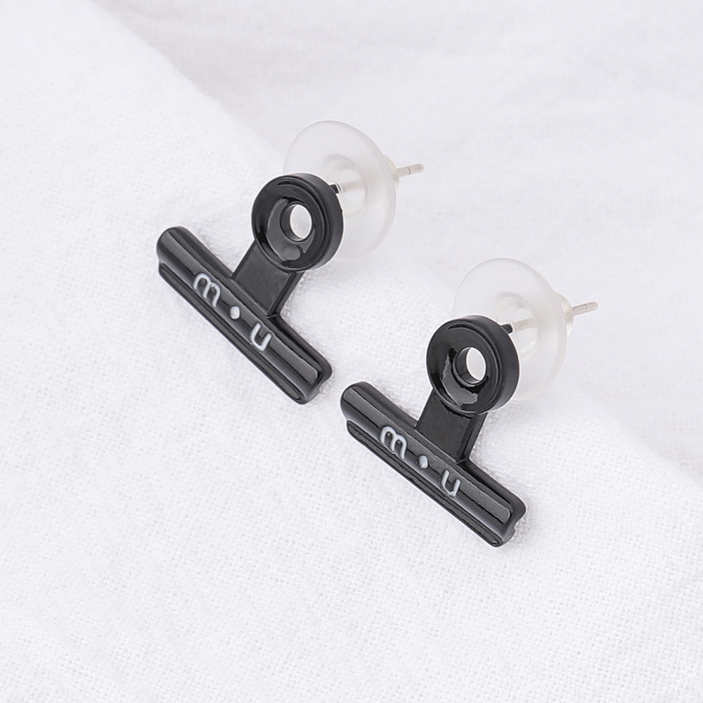 1 Pair Casual Exaggerated Geometric Letter Copper Ear Studs display picture 7