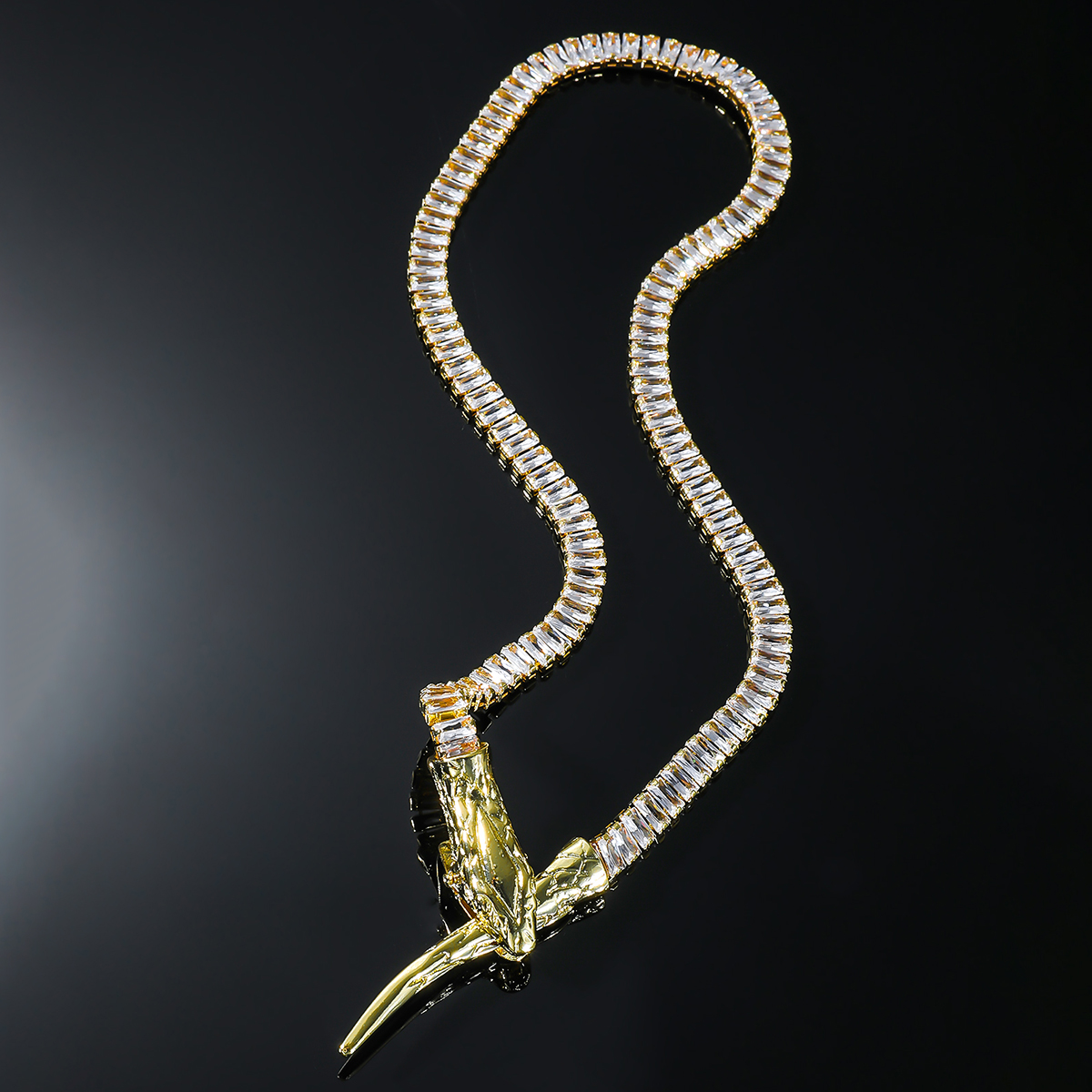 Copper Luxurious Shiny Snake Inlay Zircon Necklace display picture 3