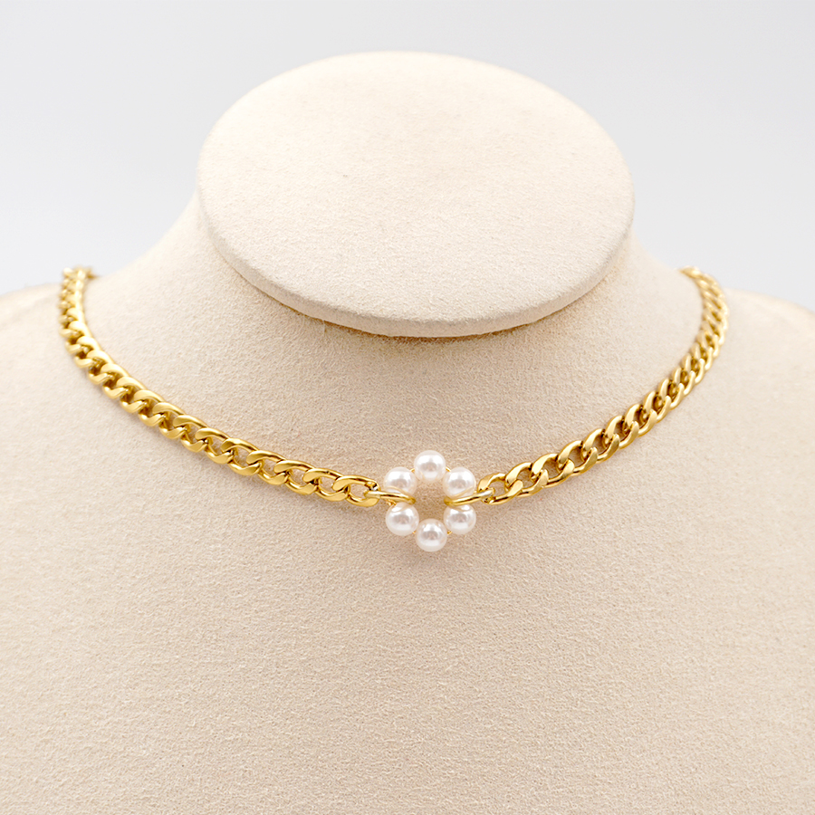 Casual Retro Simple Style Flower 304 Stainless Steel Imitation Pearl Titanium Steel Beaded Gold Plated Women's Necklace display picture 1