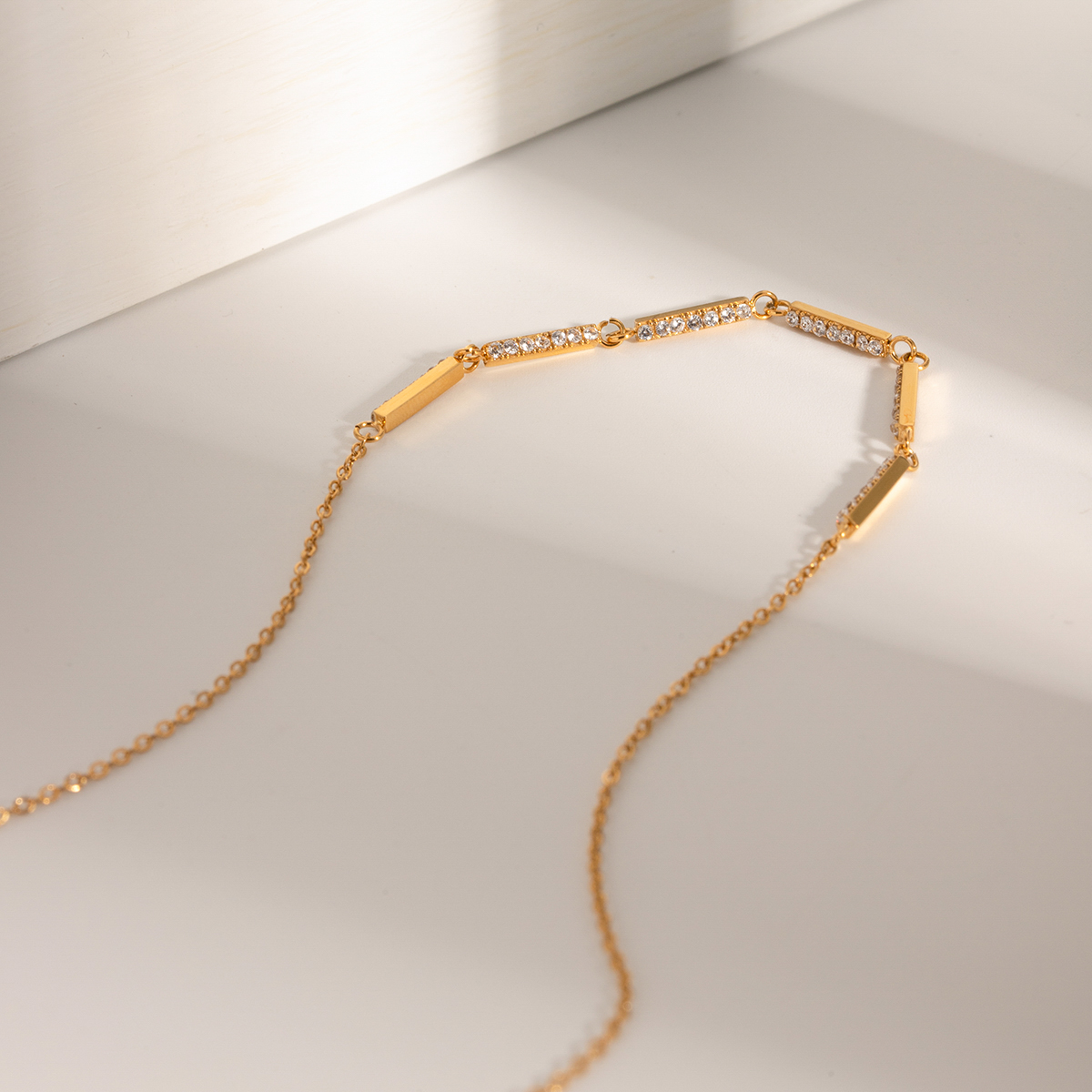 Acero Inoxidable Chapados en oro de 18k Estilo Simple Rectángulo Embutido Diamantes De Imitación Collar display picture 4