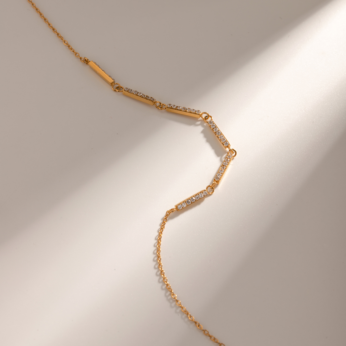 Acero Inoxidable Chapados en oro de 18k Estilo Simple Rectángulo Embutido Diamantes De Imitación Collar display picture 5