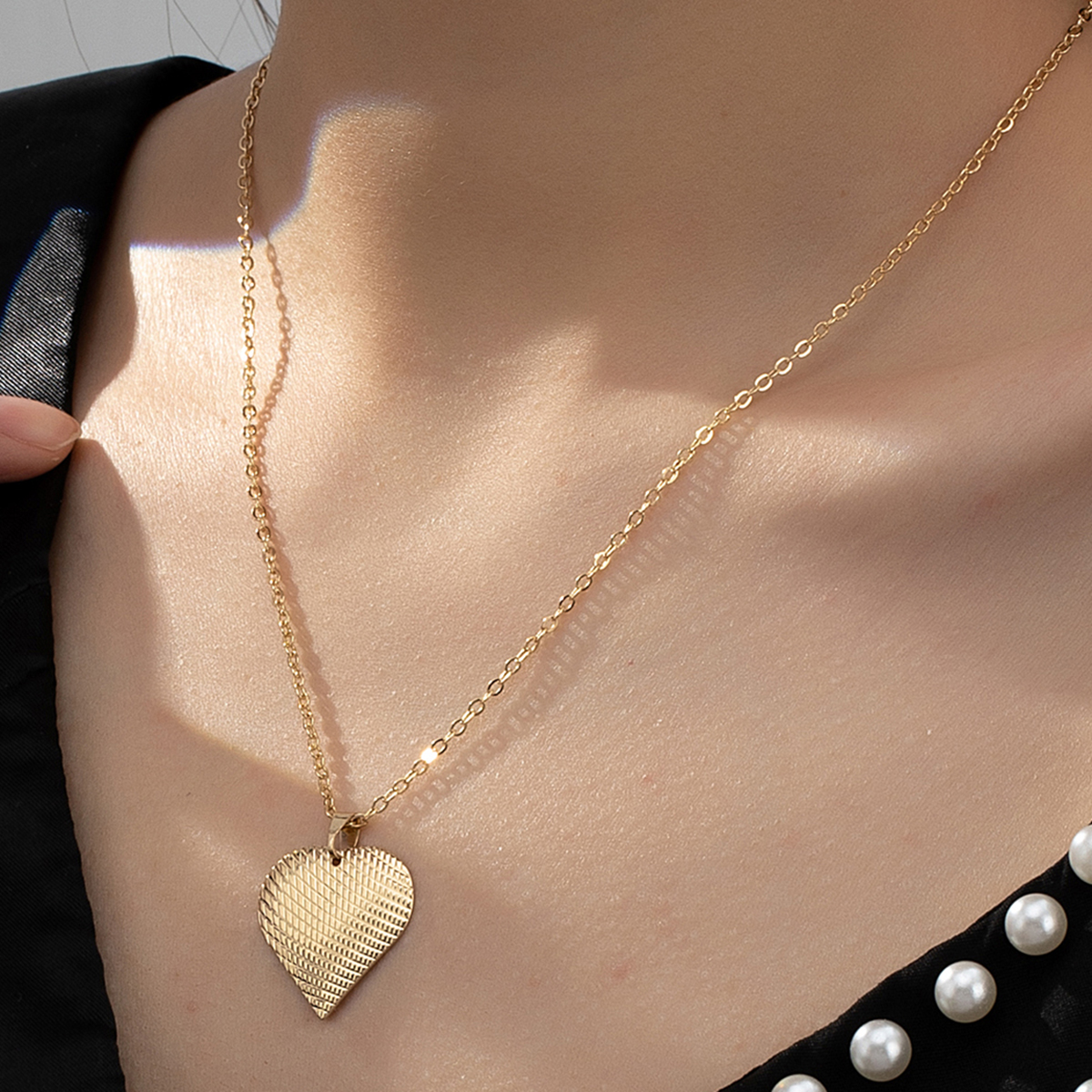 Simple Style Commute Heart Shape Alloy Women's Pendant Necklace display picture 5