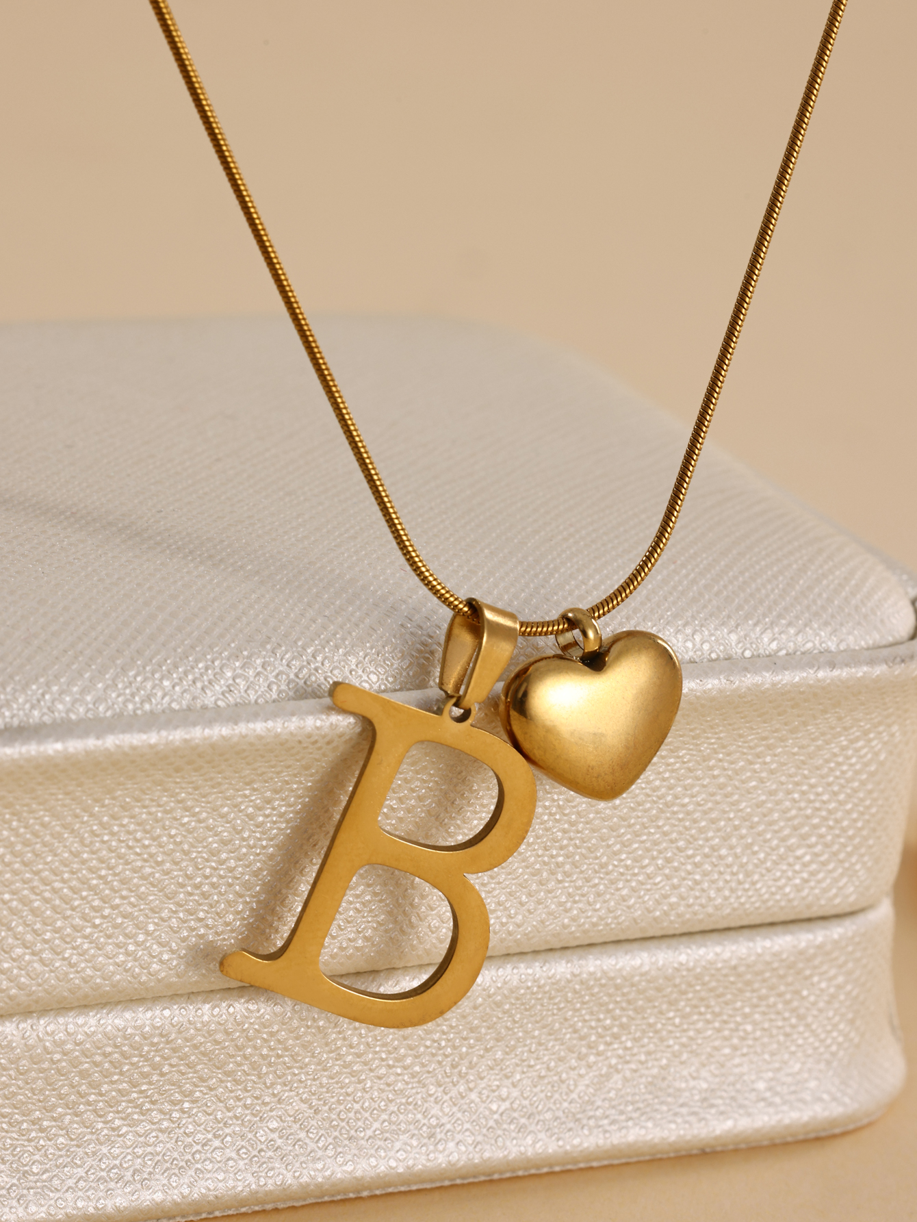 Stainless Steel Copper 18K Gold Plated IG Style Letter Heart Shape Pendant Necklace display picture 4