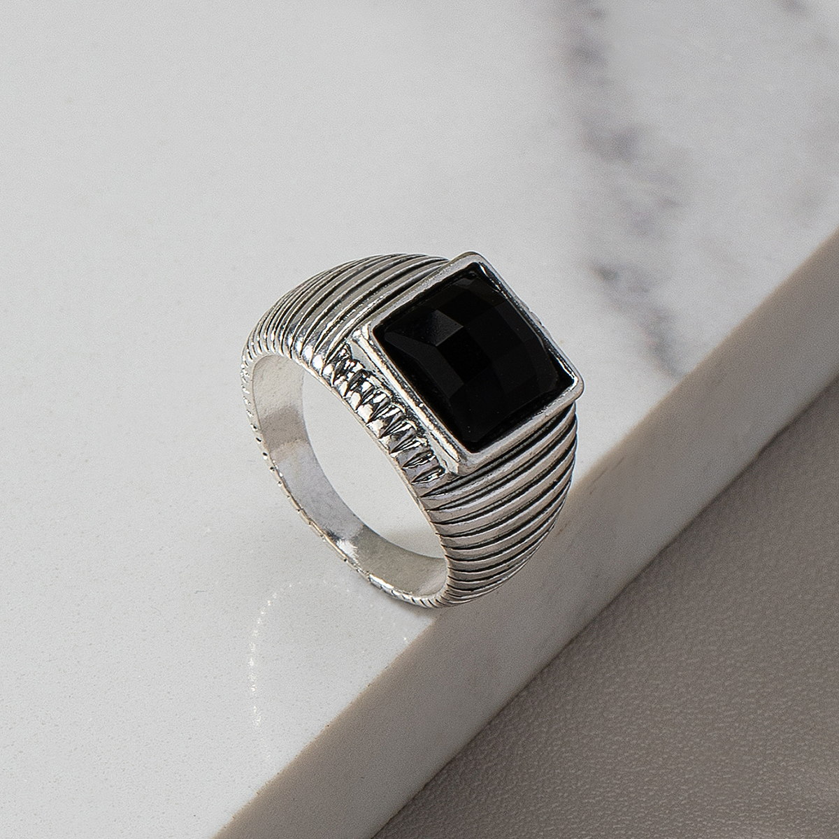 Punk Cool Style Geometric Arylic Alloy Men's Rings display picture 3