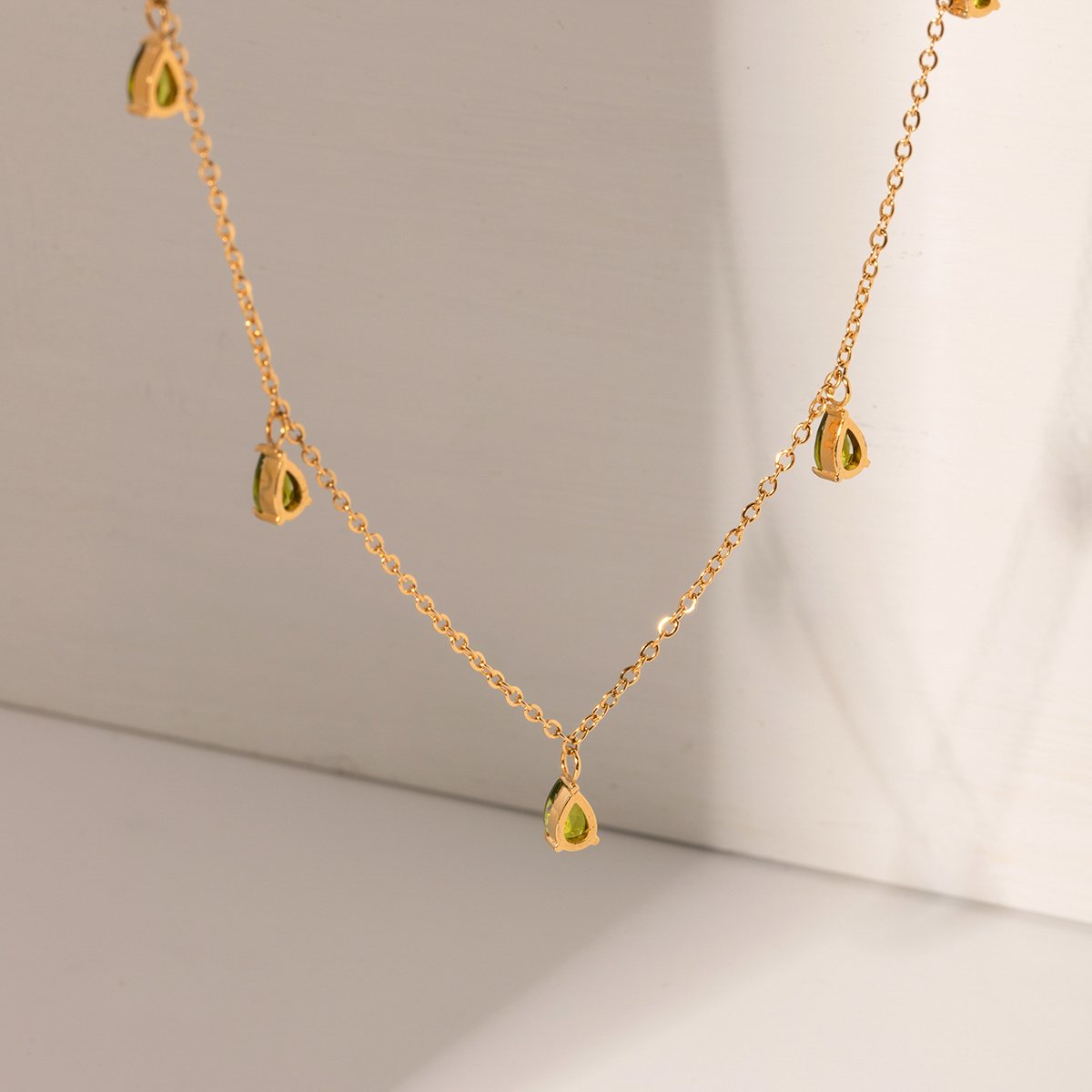 Acero Inoxidable Chapados en oro de 18k Estilo Simple Gotitas De Agua Embutido Diamantes De Imitación Collar display picture 5