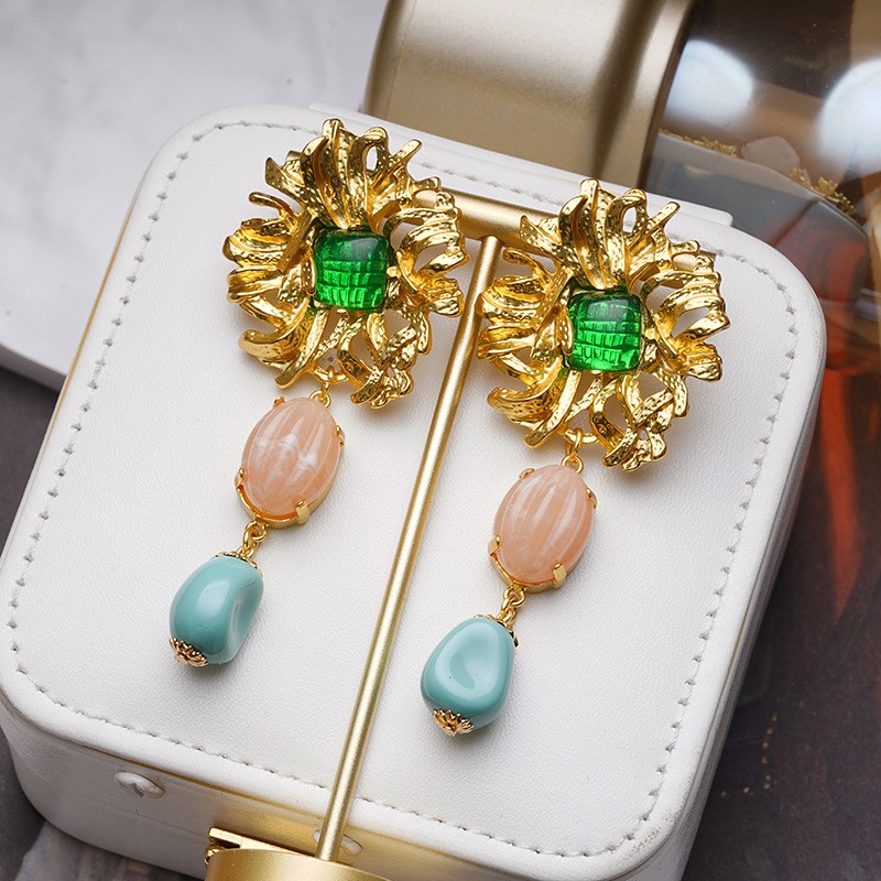 1 Pair Vintage Style French Style Commute Round Enamel Inlay Copper Pearl Zircon 18K Gold Plated Drop Earrings Ear Studs display picture 5