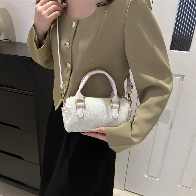 Women's Suede Solid Color Vintage Style Zipper Shoulder Bag display picture 13